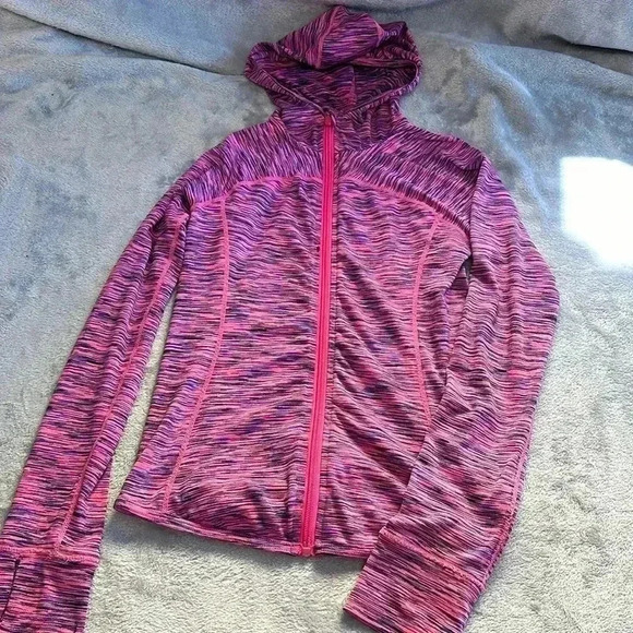 90 Degrees - Kids sports hoodie. Size  M - Picture 2 of 5